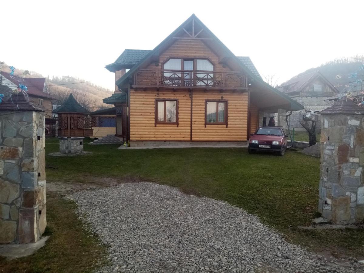 Садиба Федорчуків Гірська Хатина Sesori Kültér fotó
