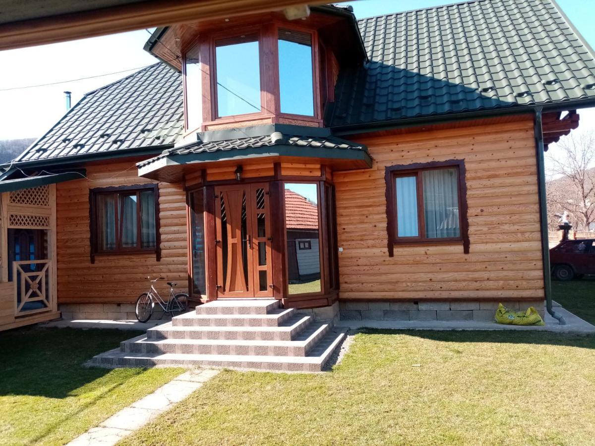 Садиба Федорчуків Гірська Хатина Sesori Kültér fotó